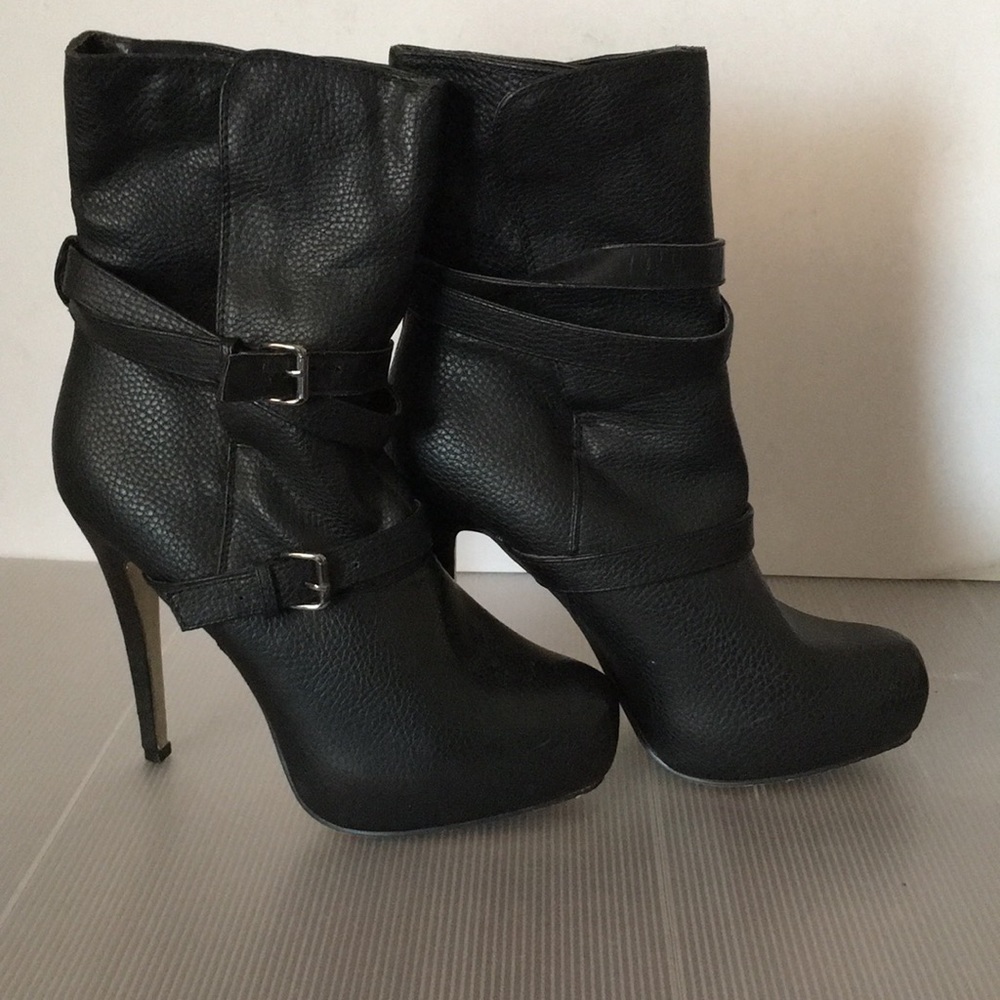 Booties. - Picture 2 of 5